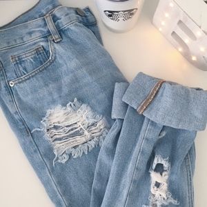 Brandy Melville Ripped Boyfriend Jeans